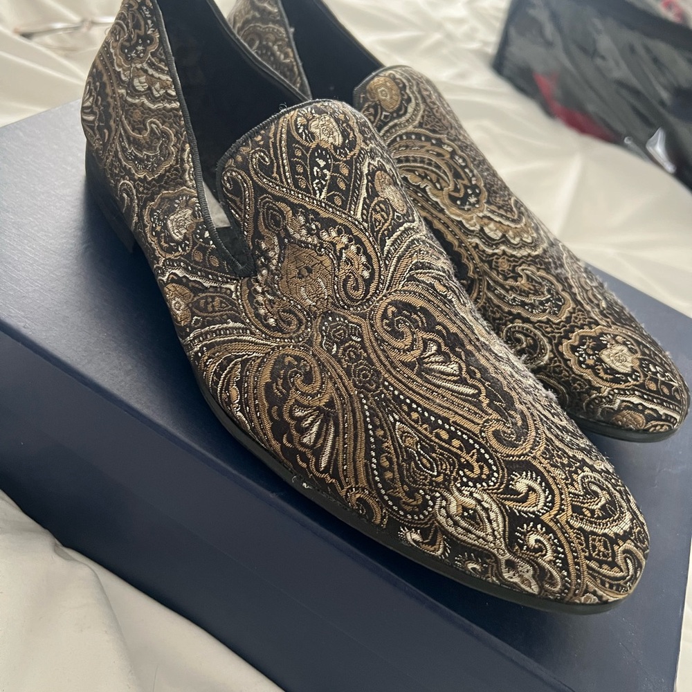 Steve Madden Black and Gold Paisley Loafers